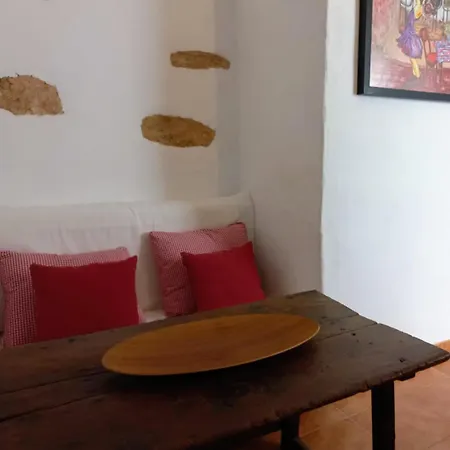 Hébergement de vacances Encantadora Casita Con Molino Y Piscina