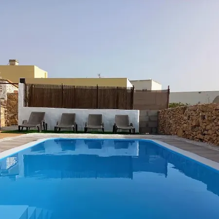 Encantadora Casita Con Molino Y Piscina *
