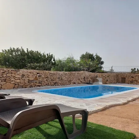 Hébergement de vacances Encantadora Casita Con Molino Y Piscina Antigua (Fuerteventura)