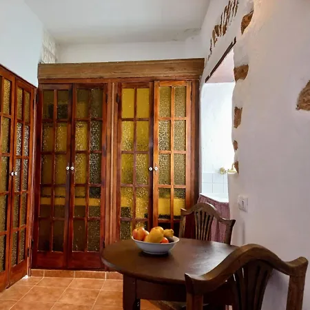 Encantadora Casita Con Molino Y Piscina